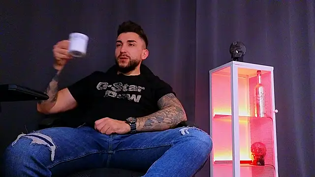 MightyAaron66 online show from February 2025 02:50:01 AM