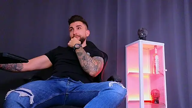 MightyAaron66 online show from February 2025 09:13:02 AM