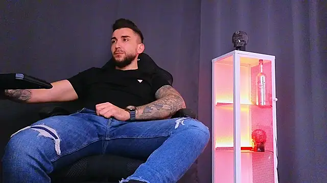 MightyAaron66 online show from February 2025 05:48:01 PM