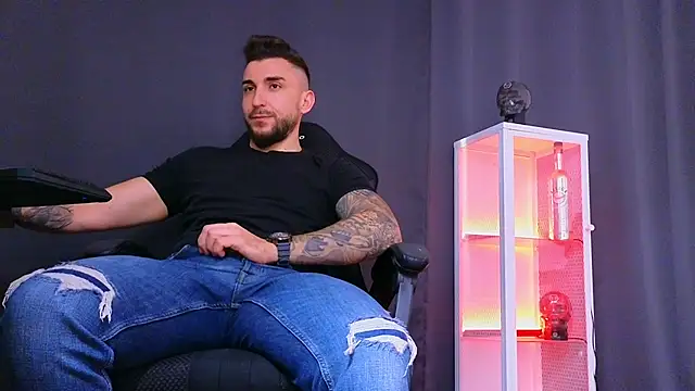 MightyAaron66 online show from February 2025 06:50:02 AM