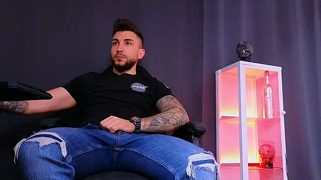 MightyAaron66 online show from February 2025 07:44:02 AM