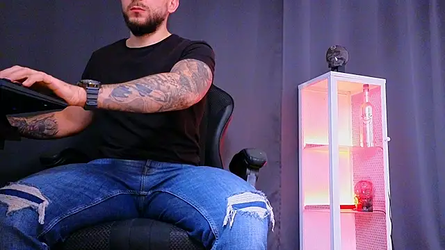 MightyAaron66 online show from March 2025 11:50:01 AM