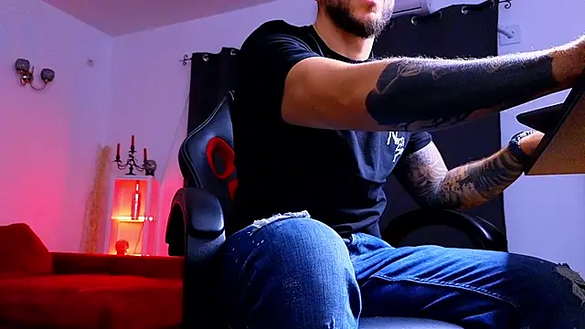 MightyAaron66 online show from September 2025 03:39:02 AM