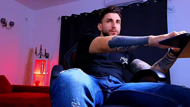 MightyAaron66 online show from September 2025 03:56:02 PM