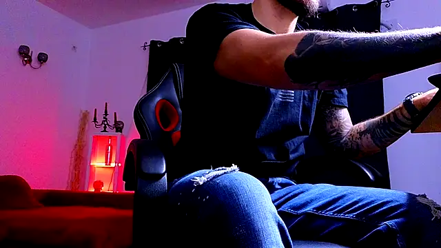 MightyAaron66 online show from September 2025 01:32:02 AM