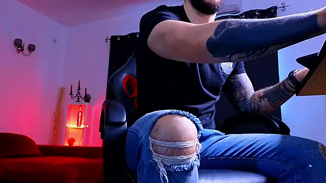 MightyAaron66 online show from December 2025 07:25:02 AM