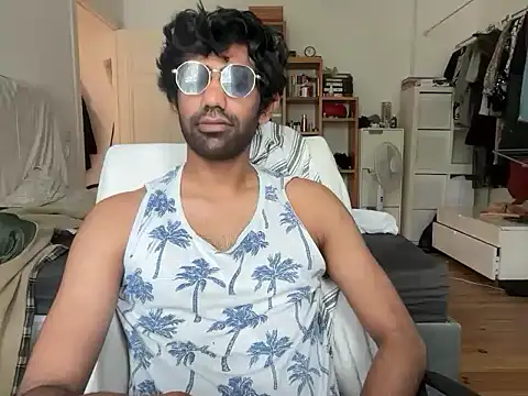Snapshot of dominanthubby chatting on June 2026 07:51:02 AM dominanthubby online show from June 2026 07:51:02 AM