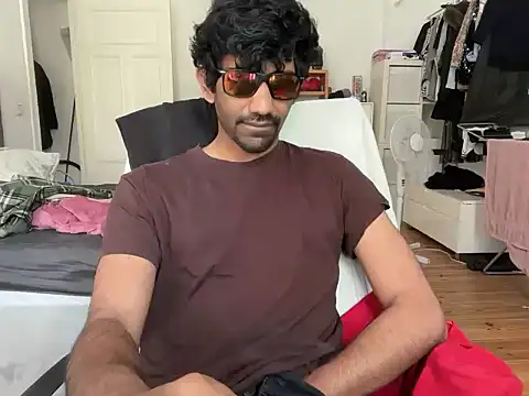 Snapshot of dominanthubby chatting on June 2026 07:44:02 AM dominanthubby online show from June 2026 07:44:02 AM