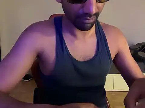 Snapshot of dominanthubby chatting on June 2026 10:34:02 PM dominanthubby online show from June 2026 10:34:02 PM