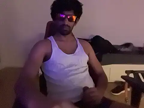 Snapshot of dominanthubby chatting on June 2026 09:16:02 PM dominanthubby online show from June 2026 09:16:02 PM