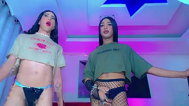 NahomiCamper online show from November 2025 02:54:01 AM