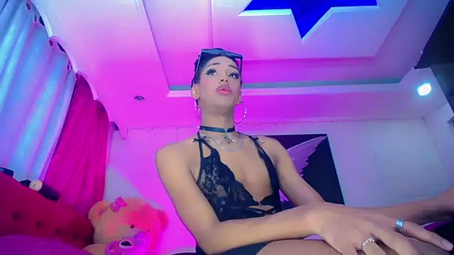 NahomiCamper online show from December 2025 11:35:02 PM