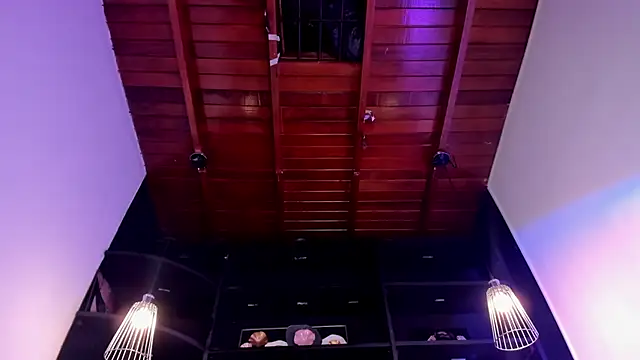 HeellBoy  online show from November 2025 04:00:02 AM