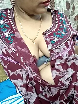 Snapshot of samitasharma chatting on September 2025 03:37:01 PM samitasharma online show from September 2025 03:37:01 PM