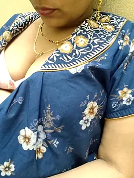 Snapshot of samitasharma chatting on October 2025 03:25:01 PM samitasharma online show from October 2025 03:25:01 PM