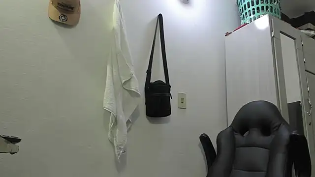 Lyon vach online show from January 2025 07:28:01 AM