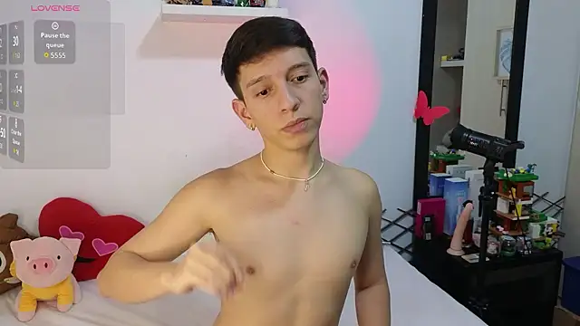 milky  boy  online show from March 2026 09:55:01 PM