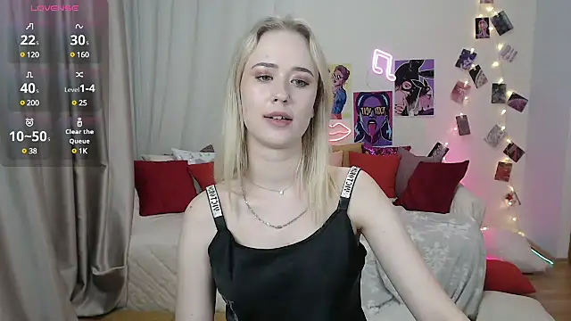 Snapshot of SashaBrooks chatting on February 2025 06:12:01 PM SashaBrooks online show from February 2025 06:12:01 PM