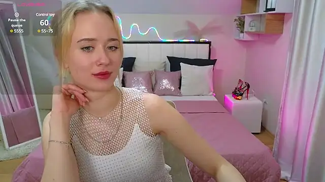 Snapshot of SashaBrooks chatting on March 2025 12:39:02 AM SashaBrooks online show from March 2025 12:39:02 AM