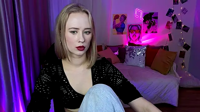 Snapshot of SashaBrooks chatting on October 2025 06:06:01 PM SashaBrooks online show from October 2025 06:06:01 PM