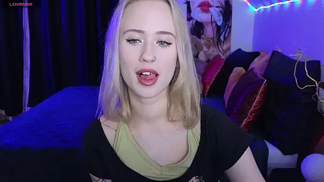 Snapshot of SashaBrooks chatting on October 2025 06:08:01 PM SashaBrooks online show from October 2025 06:08:01 PM