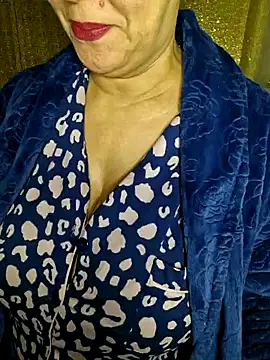 Foxlady2271 online show from January 2025 03:28:02 PM