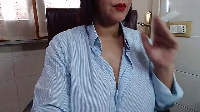 Foxlady2271 online show from March 2026 11:13:01 AM