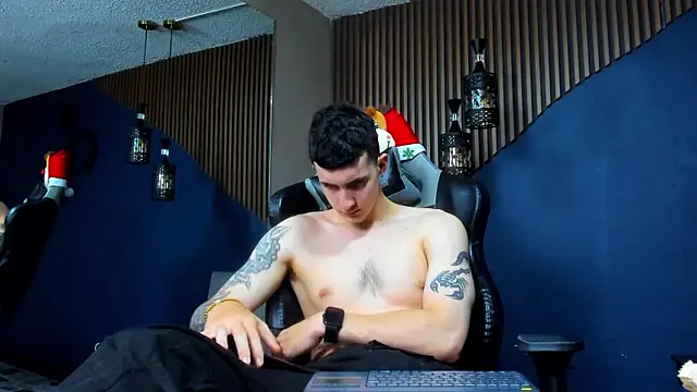JacksonOlsenn online show from January 2025 06:20:02 PM