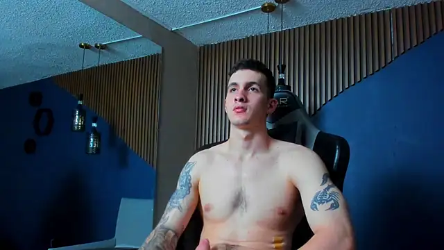 JacksonOlsenn online show from January 2025 03:39:01 PM