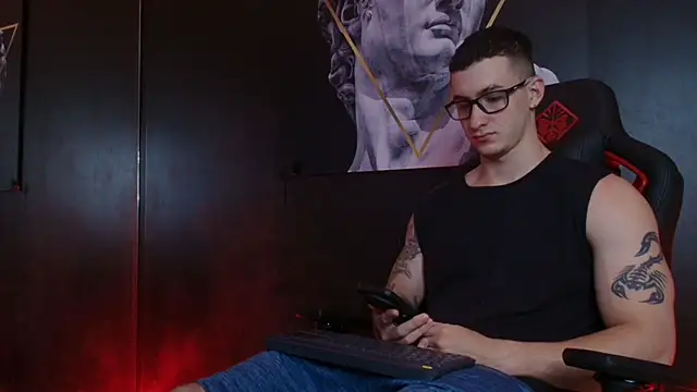 JacksonOlsenn online show from October 2025 08:55:02 PM