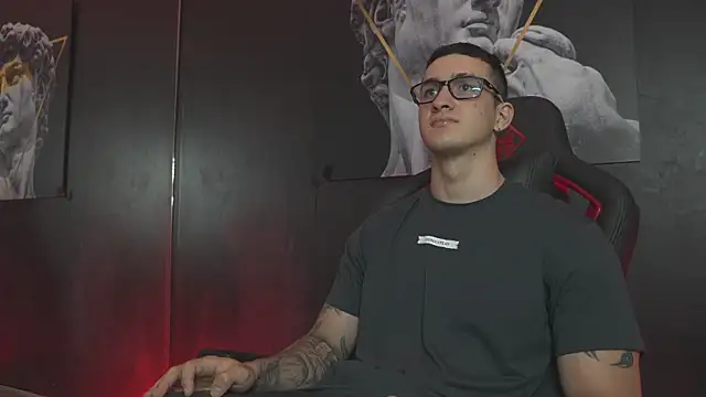 JacksonOlsenn online show from November 2025 08:41:01 PM