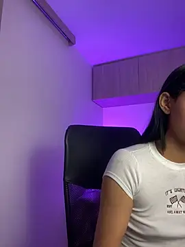 maddy bronw  online show from December 2024 04:03:02 AM