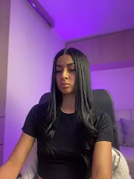 maddy bronw  online show from December 2024 11:59:01 PM