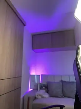 maddy bronw  online show from January 2025 09:04:02 PM