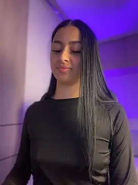 maddy bronw  online show from January 2025 12:07:01 AM