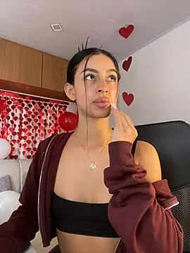 maddy bronw  online show from February 2025 07:51:01 PM