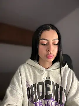 maddy bronw  online show from February 2025 12:04:02 AM