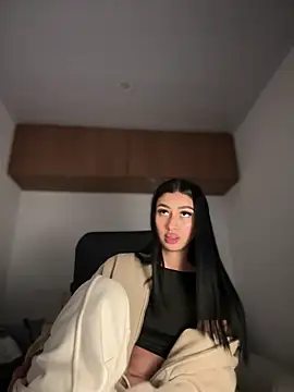 maddy bronw  online show from March 2025 06:37:01 AM