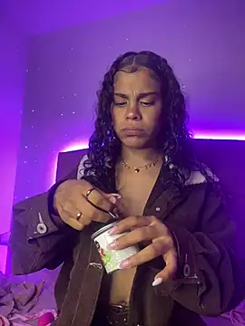 NINA 18 YEARS online show from February 2025 11:26:01 PM