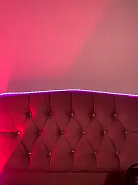 NINA 18 YEARS online show from October 2025 10:51:01 PM