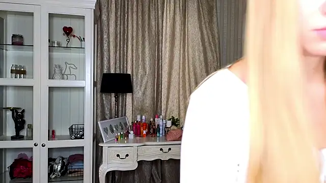 AnneFoxy online show from October 2025 07:28:02 AM