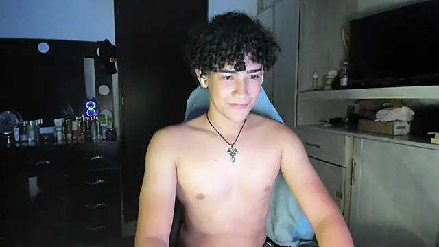 Snapshot of jake_willianss chatting on June 2026 04:04:01 AM jake willianss online show from June 2026 04:04:01 AM