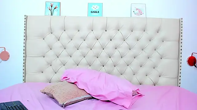 Snapshot of Kim_Eli chatting on January 2025 06:37:02 PM Kim Eli online show from January 2025 06:37:02 PM