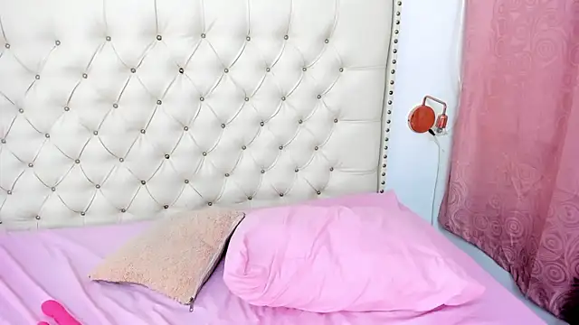 Snapshot of Kim_Eli chatting on February 2025 10:52:02 PM Kim Eli online show from February 2025 10:52:02 PM