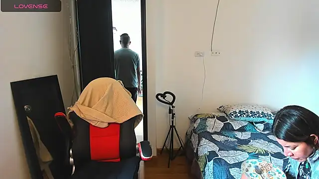 peanut tangerine online show from February 2025 08:24:01 PM