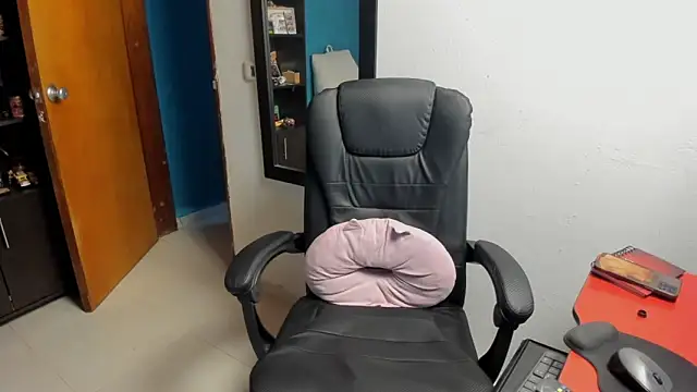 peanut tangerine online show from January 2026 12:01:02 AM