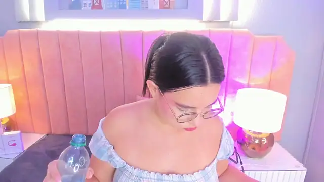 alys baker online show from October 2025 03:26:02 AM