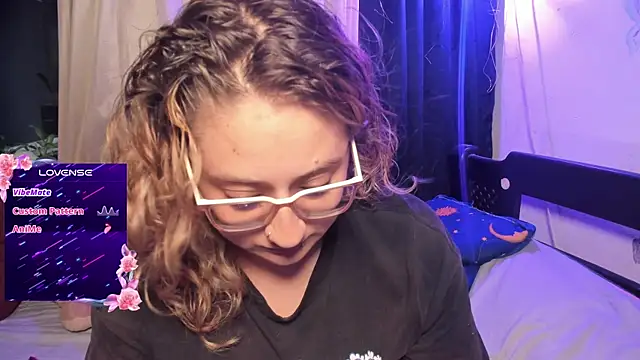 Snapshot of AnnieBigBoobs chatting on October 2025 10:17:01 PM AnnieBigBoobs online show from October 2025 10:17:01 PM