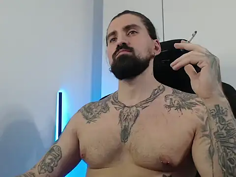 MateoHunk online show from November 2025 06:42:02 PM