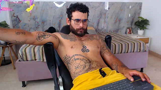 Snapshot of hanz_col chatting on April 2026 03:58:01 PM hanz col online show from April 2026 03:58:01 PM